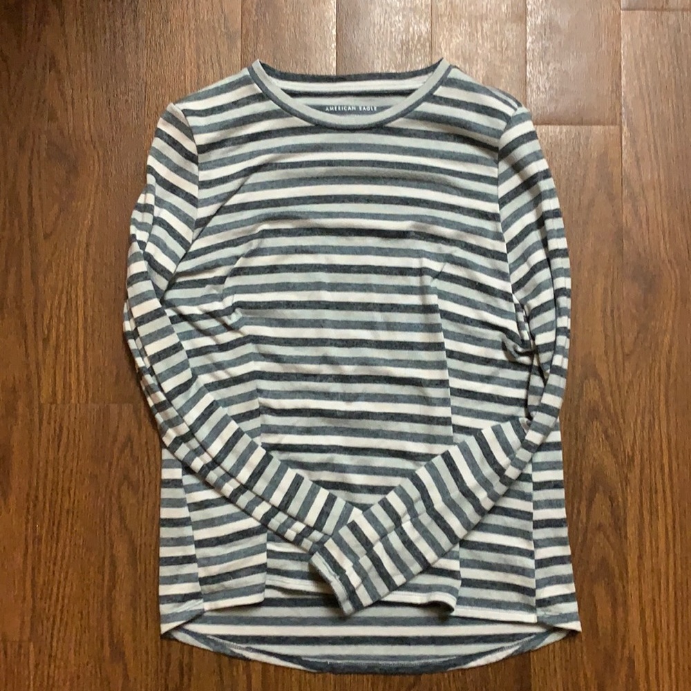 American Eagle Longsleeve